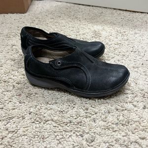 Clarks Wave Walk Women size 5